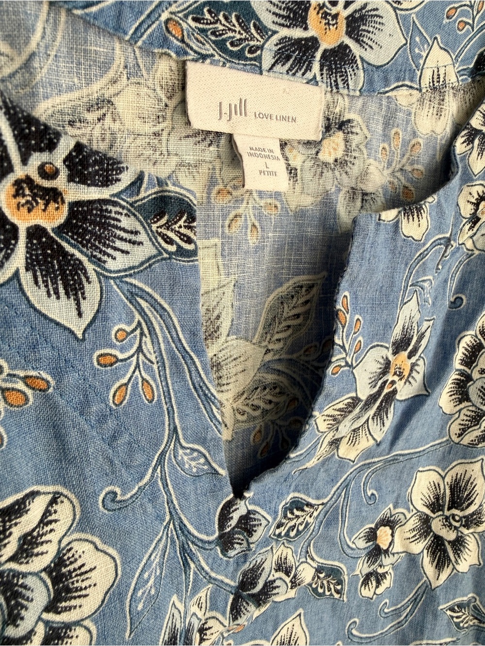 J. Jill Love Linen Floral V-Neck Blue White Coastal Blouse SZ L - Picture 4 of 6